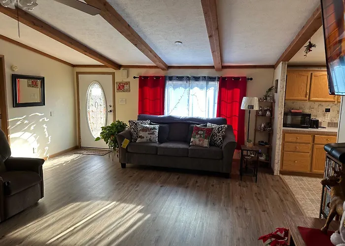 Spacious Cozy Getaway ! King Bed, Game Room, Out Door Patio