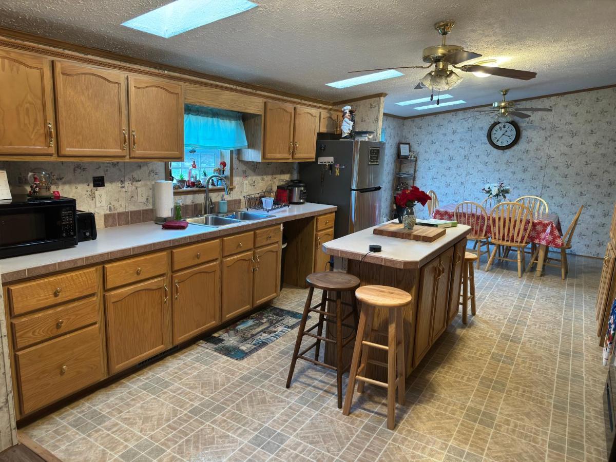 Ferienhaus Spacious Cozy Getaway ! King Bed, Game Room, Out Door Patio