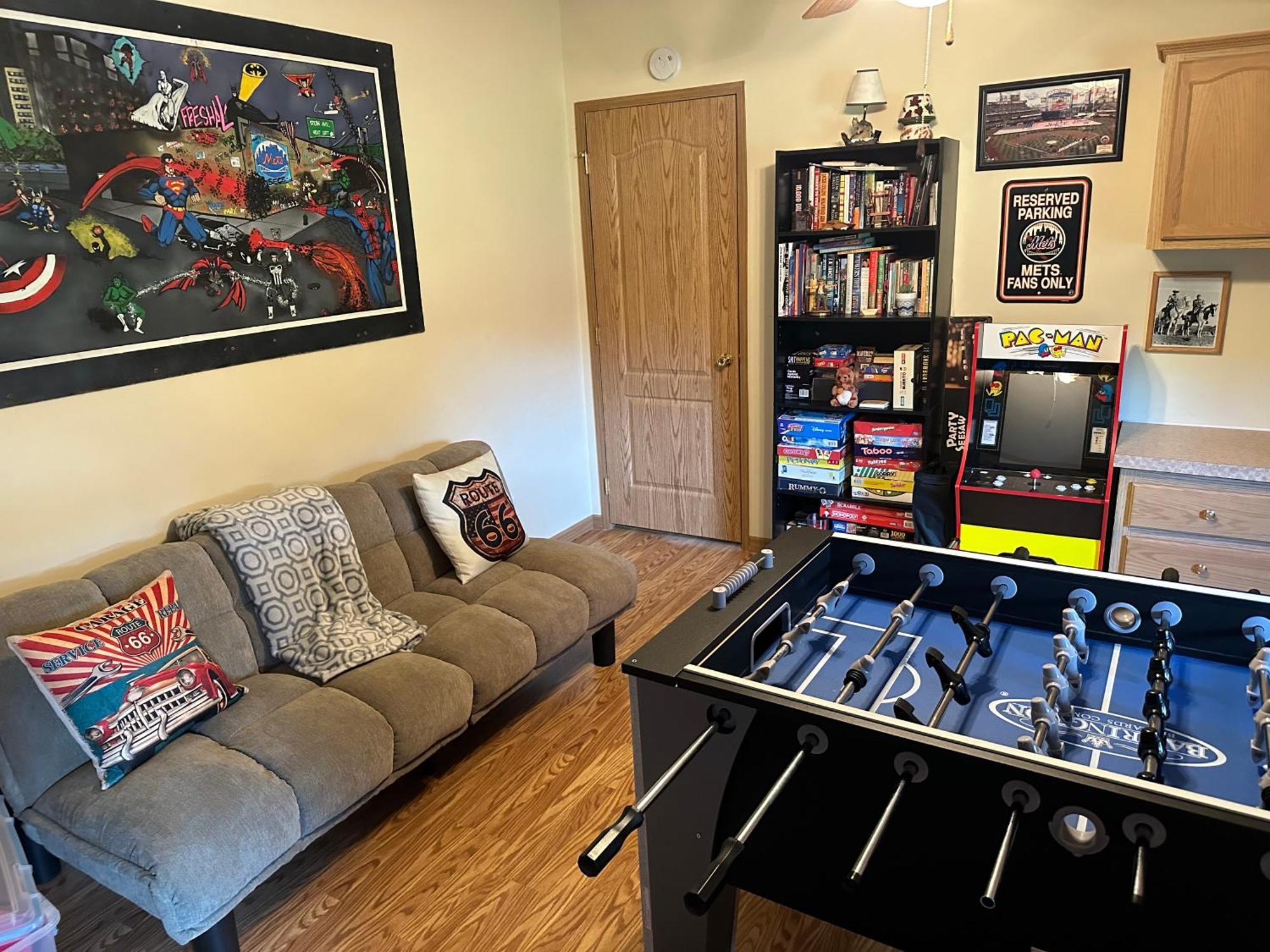 Spacious Cozy Getaway ! King Bed, Game Room, Out Door Patio Ferienhaus *